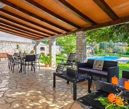Villa Santina Near Porec Radovani