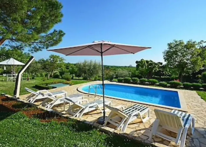 Santina Near Poreč * Radovani